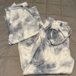 Shein pullover top and matching pants.  Size: 8/10 oversized